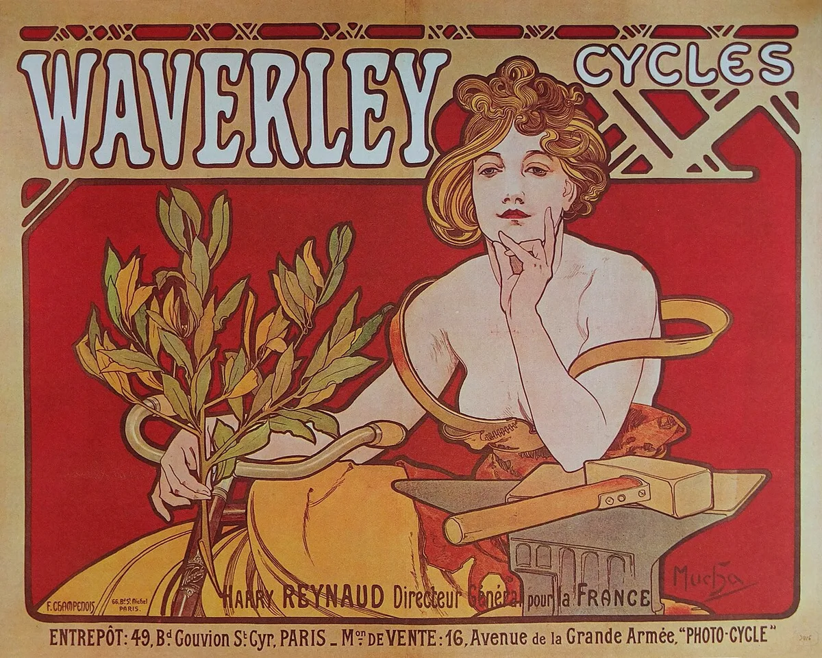 Mucha's kleurenlithografie voor Waverley Cycles: een vrouw met loshangend haar leunt op een stuur, tegen een rode achtergrond met sierlijke letters.